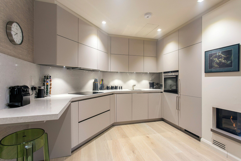Others 5, Ultra Modern 1-bedroom Apartment in Soho, London