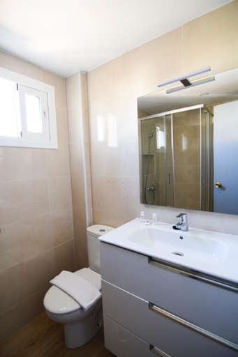 Bathroom 2, Cremades Duke Apartment, Málaga