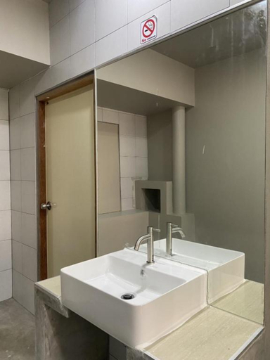 Bathroom 5, Hide Hostel, Ko Phangan