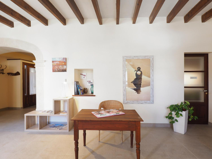 Others 4, Casa Galileo, Baleares