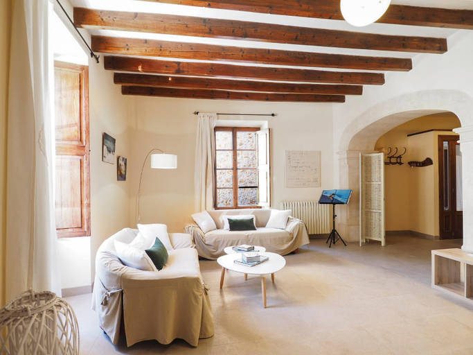 Others 5, Casa Galileo, Baleares