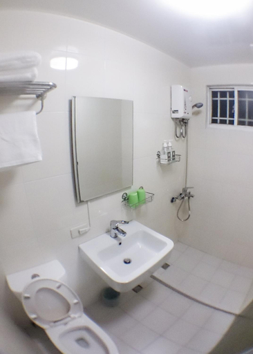 Bathroom 4, Feb hostel, Tainan