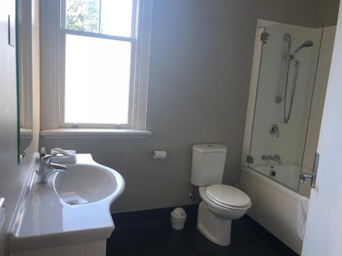 Bathroom 3, Teschemakers Resort, Waitaki