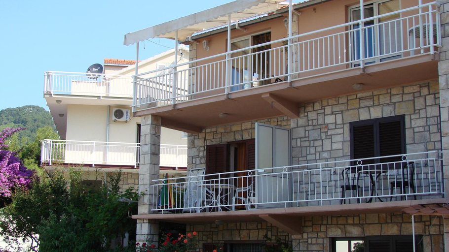 Others 3, Rooms by the sea Brna, Korcula - 12614, Blato