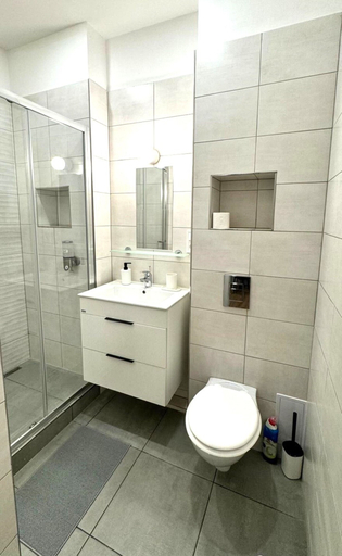 Bathroom 4, Hillside Studios, Praha 5