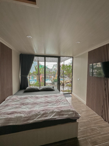 Bedroom 9