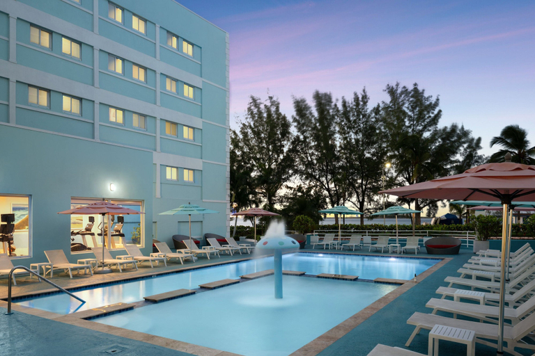 Sport & Beauty 3, Courtyard by Marriott Nassau Downtown/Junkanoo Beach