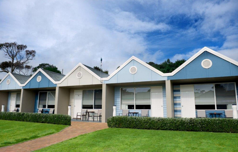 Exterior 12