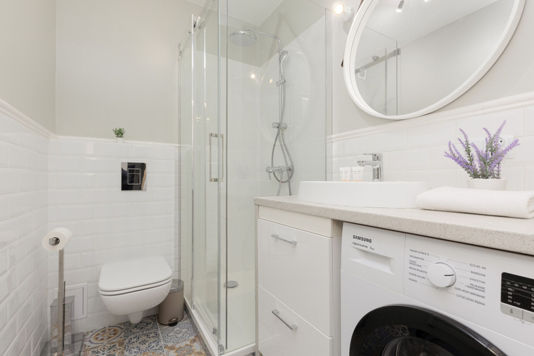 Bathroom 4, Modern Two-bedroom Warsaw by Renters, Warsaw