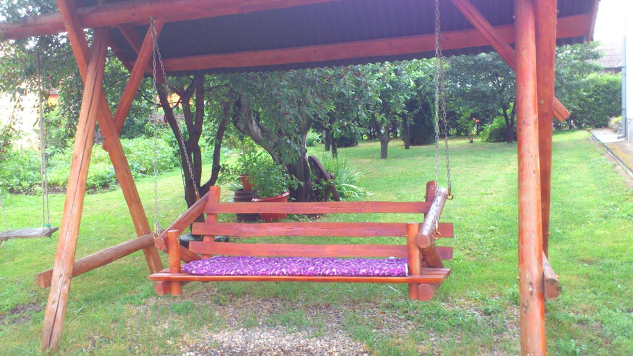 Others 4, Becze Vanda kulcsoshaz, Lazarea