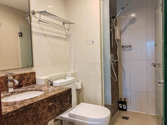 Bathroom 7