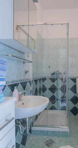 Bathroom 2, Hotel Villa Vera, Fažana