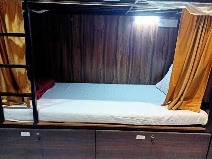 Bedroom 5, Golden View Dormitory, Mumbai City