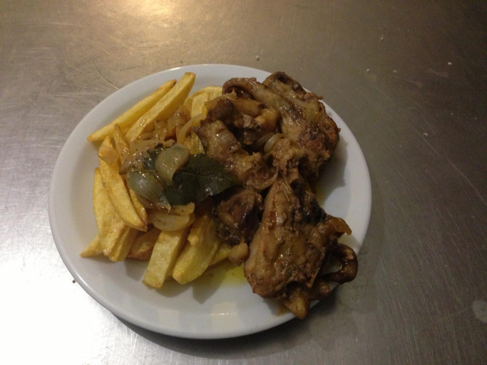 Food & Drinks 4, Tholos Rooms, Crete