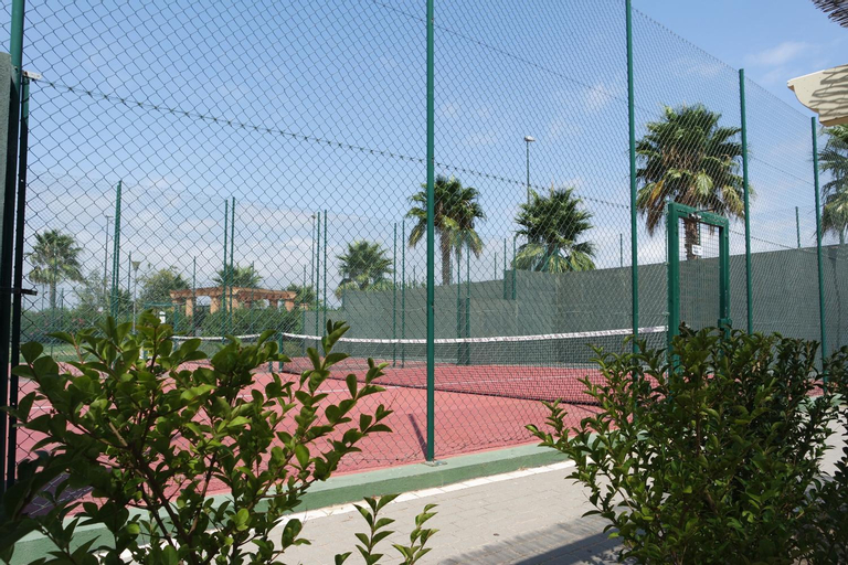 Las Arenas by H, Huelva