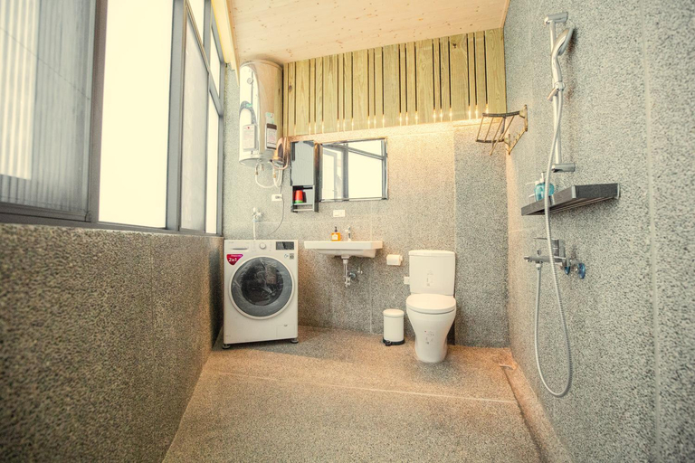 Bathroom 3, Lost Circle Homestay, Tainan