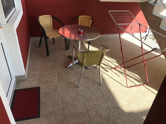 Others 4, Apartmani Tomovic