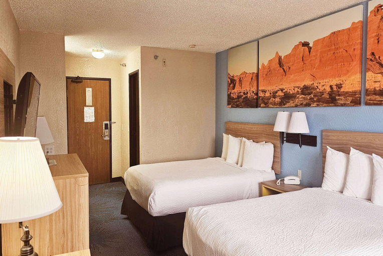Bedroom 4, Days Inn by Wyndham Ozark Springfield, Christian