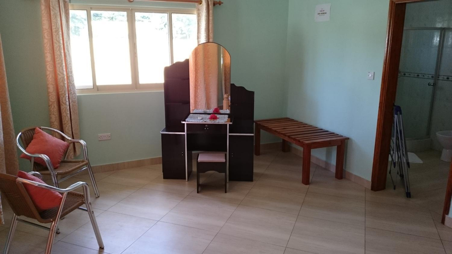 Others 5, Villa Bedier