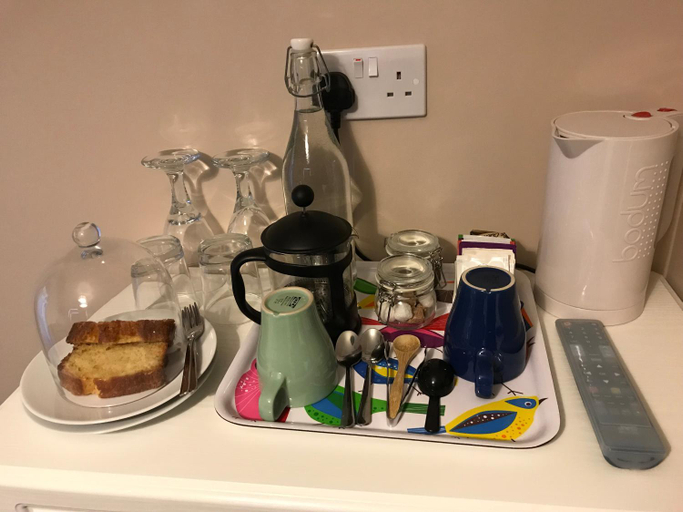 Food & Drinks 5, Number 29 - Only Adults, Isle of Wight