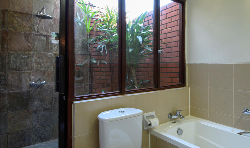 Bathroom 29