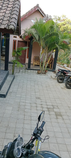 Exterior 14