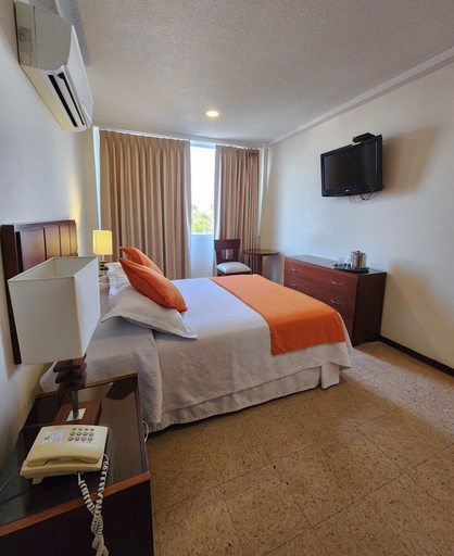 Bedroom 3, Hotel Anaconda, Leticia