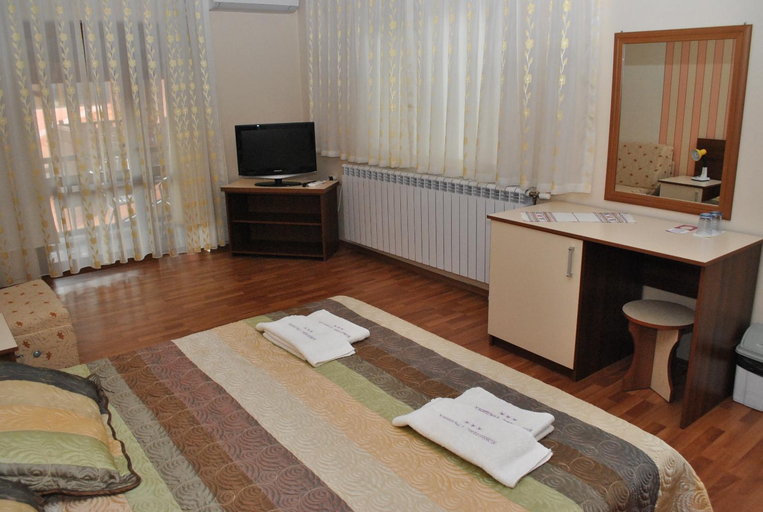 Bedroom 2, Family hotel Gradina, Garmen