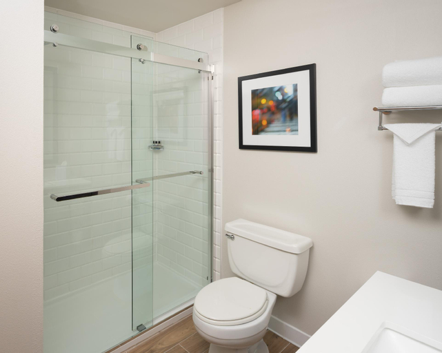 Bathroom 23