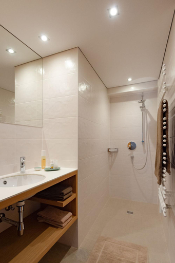 Bathroom 3, Gastehaus Lasser, Bregenz