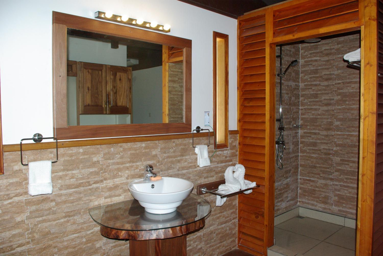 Bathroom, Heliconia Grove Villas