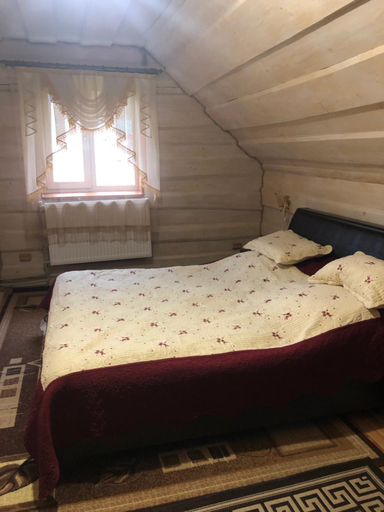 Others 2, Біля комори, Mizhhirs'kyi