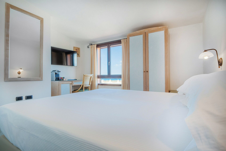 Bedroom 3, Felix Hotels - Hotel La Baja, Oristano