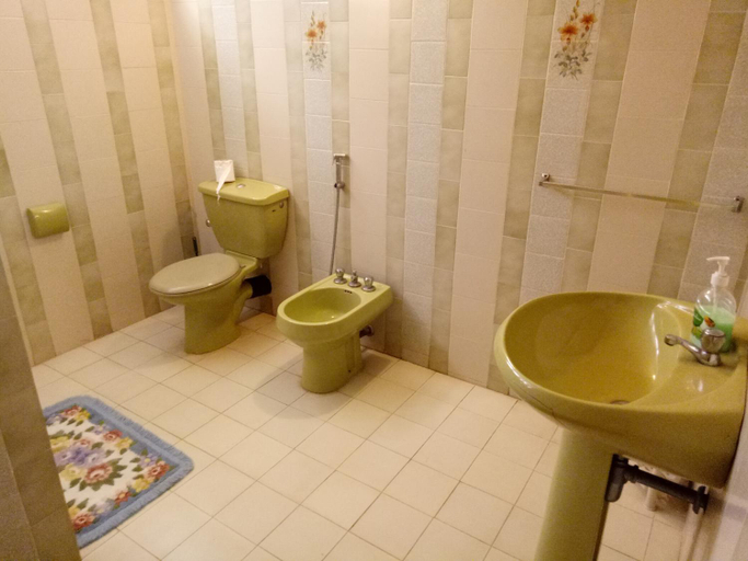 Others 4, Srilal's Guest House, Negombo