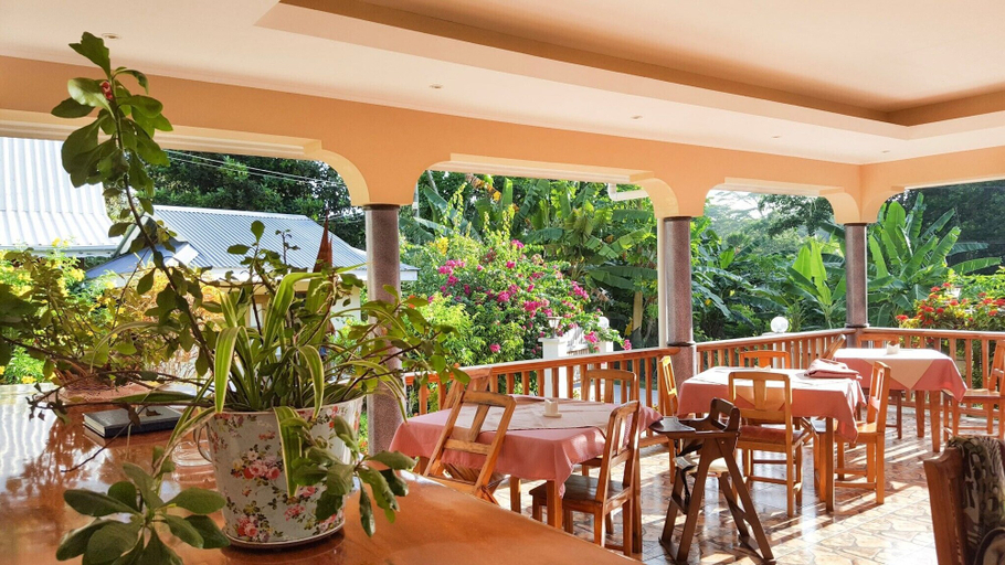 Food & Drinks 5, Bernique Guest House