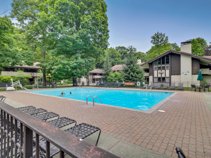 Others 5, 335E Mountain Villa, Charlevoix