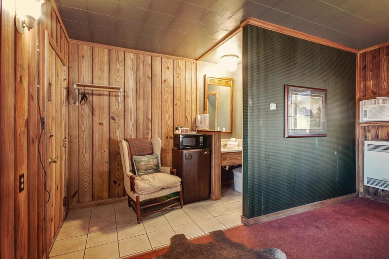 Others 5, Simmer Motel, Pottawatomie