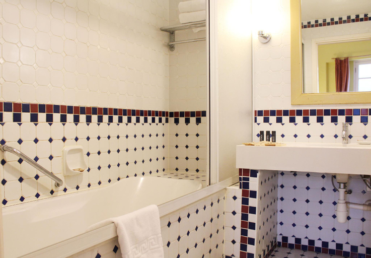 Bathroom 6