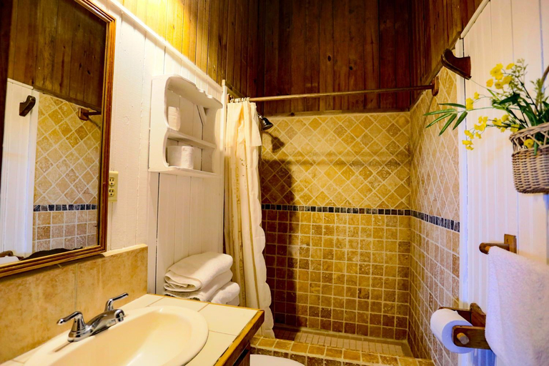 Bathroom 3, Posada Arco Iris, West End, Roatán