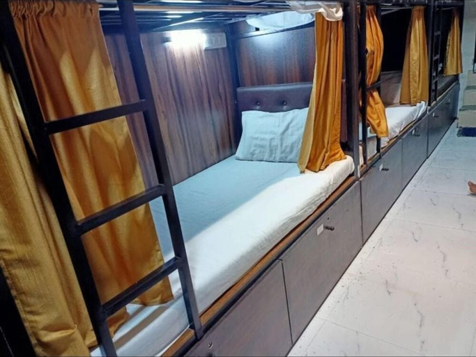 Bedroom 2, Golden View Dormitory, Mumbai City