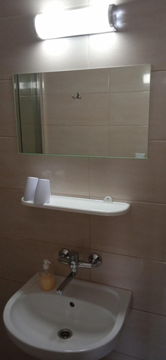 Bathroom 3, Hotel Krokus, Kamienna