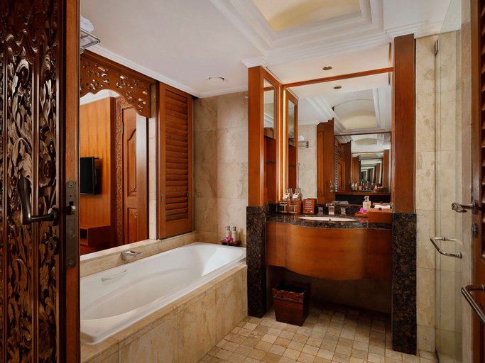Bathroom 4