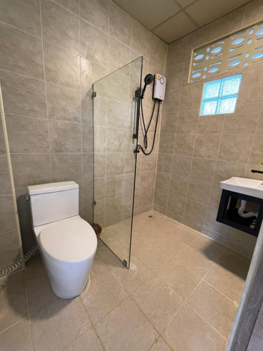 Bathroom 11