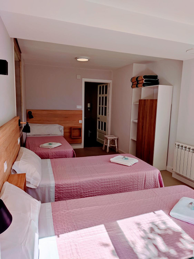 Others 4, Pension-Albergue Don Alvaro, Lugo