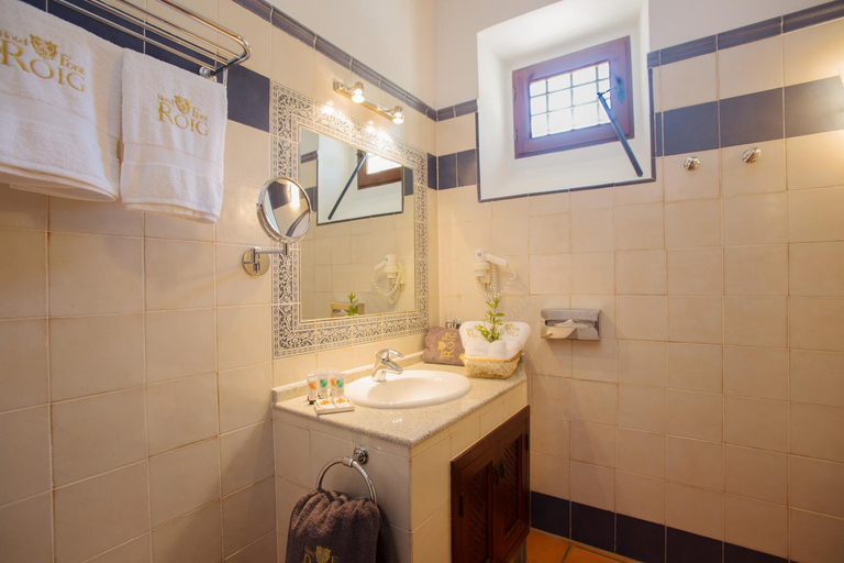Bathroom 4, Casa Font i Roig, Baleares