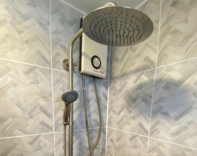 Bathroom 7