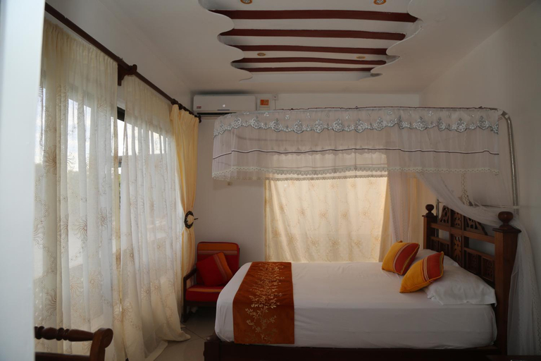 Others 5, Beytul Habaib, Lamu West