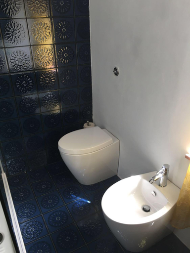 Bathroom 3, Villa Alabe - Waterfront Apartments in Bosa Porto Alabe, Oristano