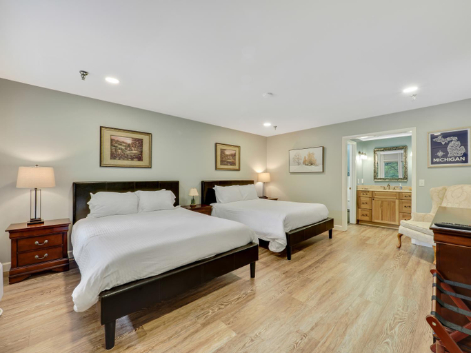 Others 3, 335E Mountain Villa, Charlevoix