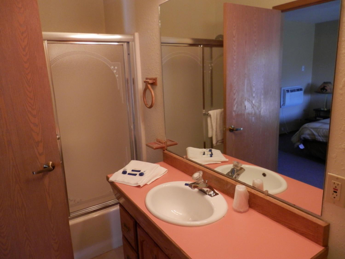 Others 1, Trail Motel, Shoshone